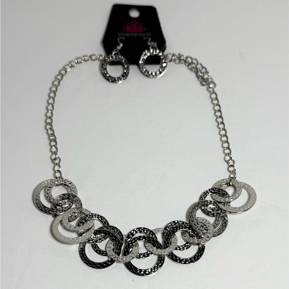 Paparazzi Silver Tone Textured Hoop Bib Necklace and Matching Hoop Earrings NWT